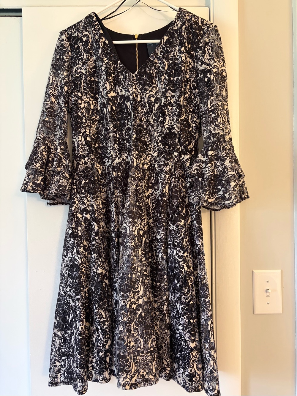 Black & White Print V-Neck A-Line Dress